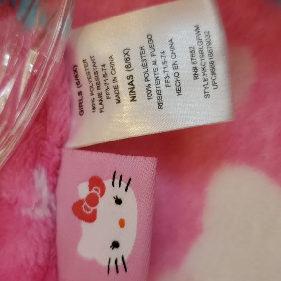 Hello Kitty Robe, Sm Purse & Key Chain - Picture 4 of 10
